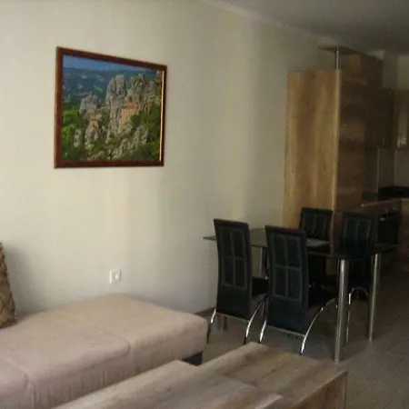 아파트 Nereya Palace, Lidia