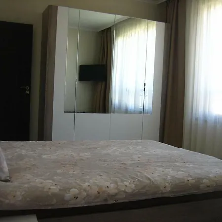 아파트 Nereya Palace, Lidia *